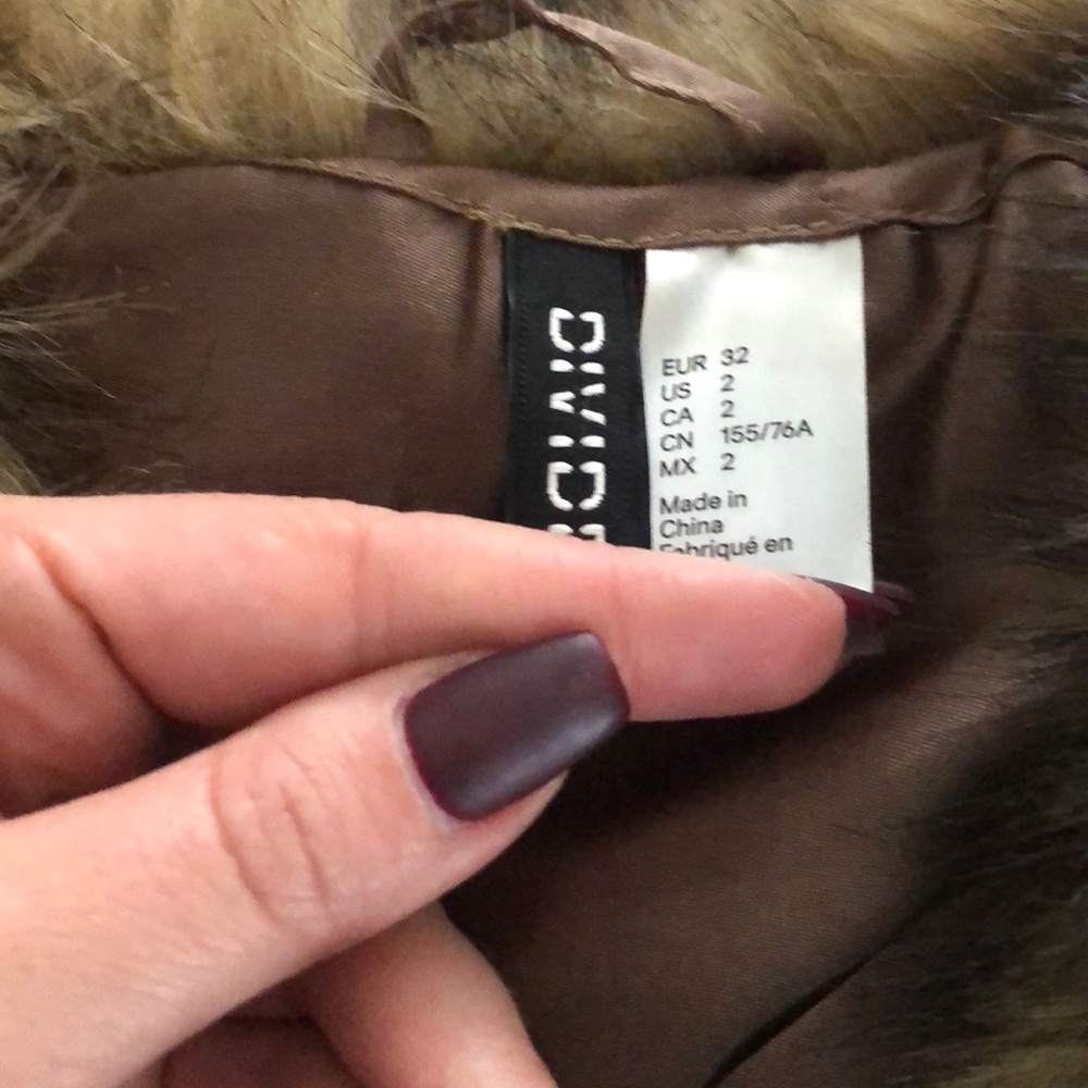 Faux Fur Vest - Picture 2 of 4